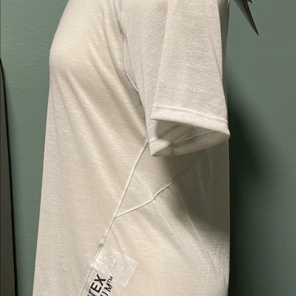 Under Armour active wear women’s Breeze short sleeve t-shirt - Picture 15 of 15